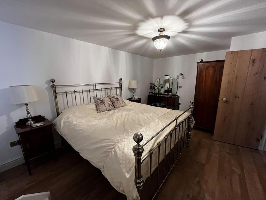 Byre - Farm Cottage On 9 Acre Equestrian Small Holding Salisbury Kültér fotó